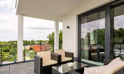 Balkon mit Sitzmöglichkeiten