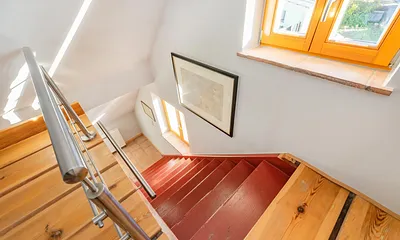 Zugang zu den Schlafzimmern im DG