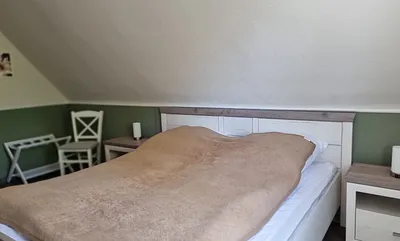 Schlafzimmer 1 mit Doppelbett