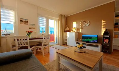 Wohnzimmer mit Esstisch
