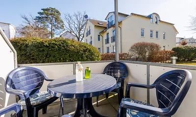 Der möblierte Balkon ...