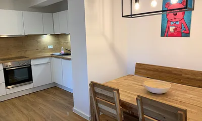 Essbereich mit Blick auf die Küche