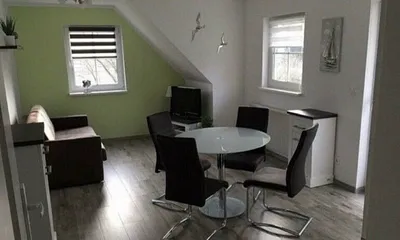 Wohnzimmer mit bequemer Schlafcouch