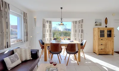 Wohnzimmer mit Essbereich