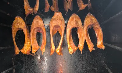 Frischer geräuchter Fisch aus dem Achterwasser 