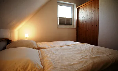 Schlafzimmer 1