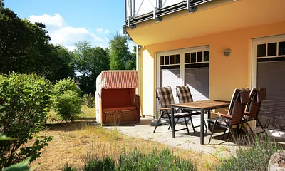 Süd-west Terrasse mit Blick auf den Küstenwald