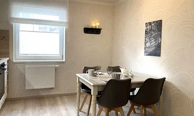 ... Geschirrspüler, Backofen, Mirkowelle, Kühlgefrierkombination und allem notwendigen Küchenzubehör. 