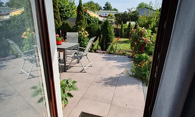 Zutritt zur großen Terrasse im Garten 