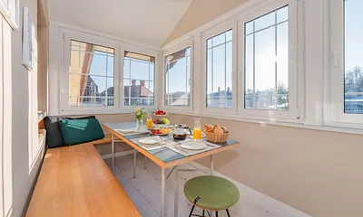 Loggia mit separierten Essbereich