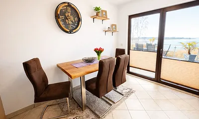 Esstisch im Wohnzimmer