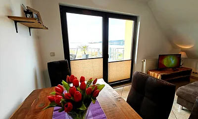 Esstisch im Wohnzimmer