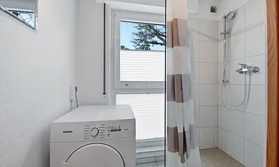 Dusche und Wäschetrockner