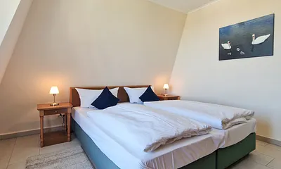 Schlafzimmer 1