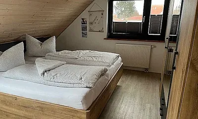 Schlafzimmer 1