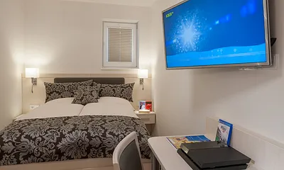 3. Schlafzimmer mit eigenem Badezimmer