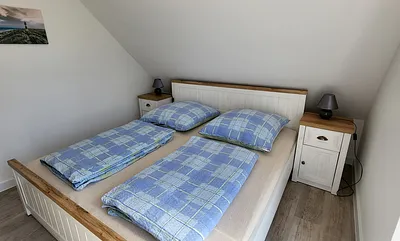 Schlafzimmer 1
