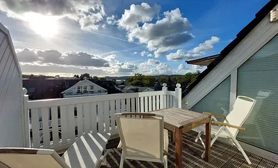 Herzlich willkommen im Ferienappartement Strandperle. Der Blick von der Dachterrasse fasziniert immer wieder.