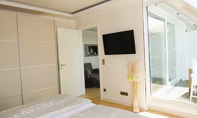 Schlafzimmer mit Sonnenschutz