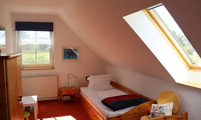 Schlafzimmer 2 mit zwei Einzelbetten