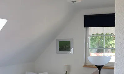 Schlafzimmer 3 mit Einzelbett und Kinderbett