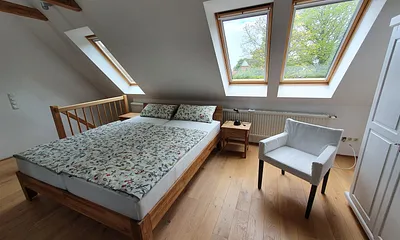 Schlafbereich, durch Rollos verdunkelbar