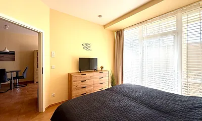 Schlafzimmer mit TV