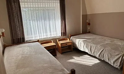 zweites Schlafzimmer, 2 Einzelbetten, Rolladen