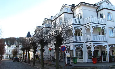 Blick von der Paulstraße auf die Hauptstraße im November