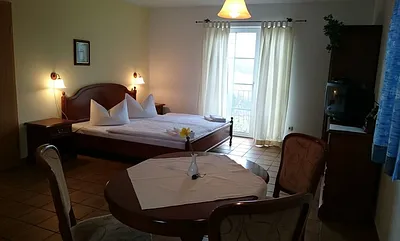 Schlaf - & Essbereich