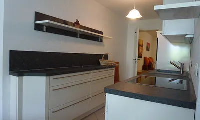 offene Küche /Durchgang zum Schlafzimmer