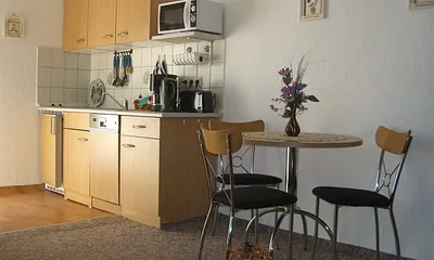 Küche mit  Esstisch