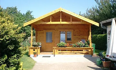 Ferienbungalow mit Spielwiese und Stellplatz für PKW 