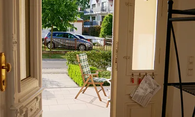 Blick aus dem Flur auf die Terrasse