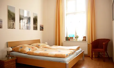 Doppelbett  im Schlafzimmer