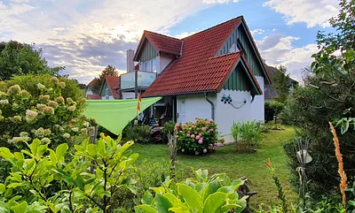 Sanddornweg 11 - Die Adresse zum Wohlfühlen in 2 Ferienwohnungen und Garten