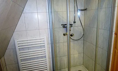 Bad mit WC und Dusche