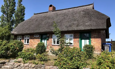 Frontansicht von Haus Hanna mit Hausaufgang