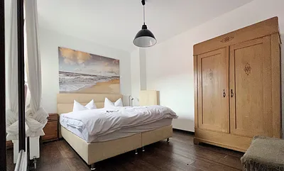 hier kann man gut schlafen... Schlafzimmer bietet noch zusätzlichen Platz zum aufstellen von ein oder zwei Kinderreisebetten....