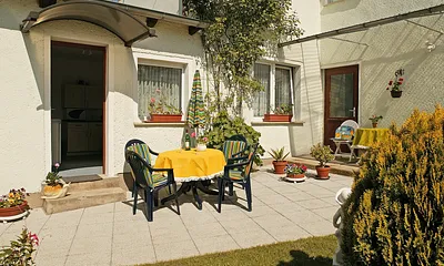 Sitzgelegenheit am Teich