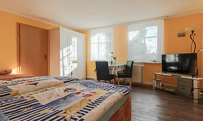 Wohn- / Schlafbereich mit Sitzecke