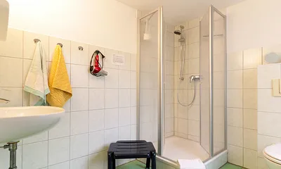 Bad mit Dusche & WC, Föhn