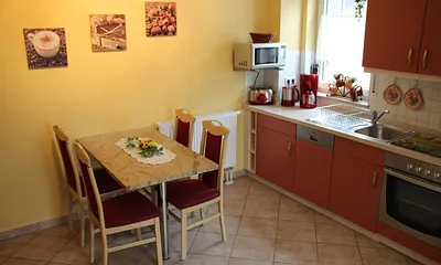 Küche mit Essbereich