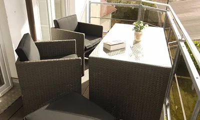 Einer der beiden Balkone (Süd-West-Lage)