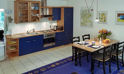 Küchenzeile und Essbereich