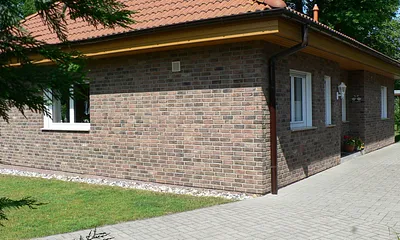 Großzügiges Ferienhaus mit Carport und Abstellraum für Fahrräder