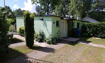 Ferienhaus Rückseite mit Eingang