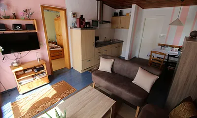 Ferienhaus am Waldrand in Glowe, 300m zum Strand, 3-Zimmer-Ferienwohnung (Ferienwohnung)