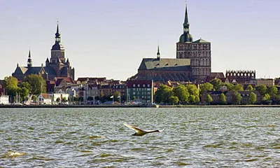 Hansestadt Stralsund, nur 10 km von Gustow entfernt