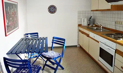 Küche mit Küchen-Essplatz